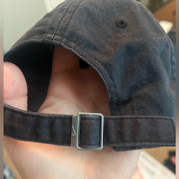Women’s Nike Black Hat - Picture 5 of 6